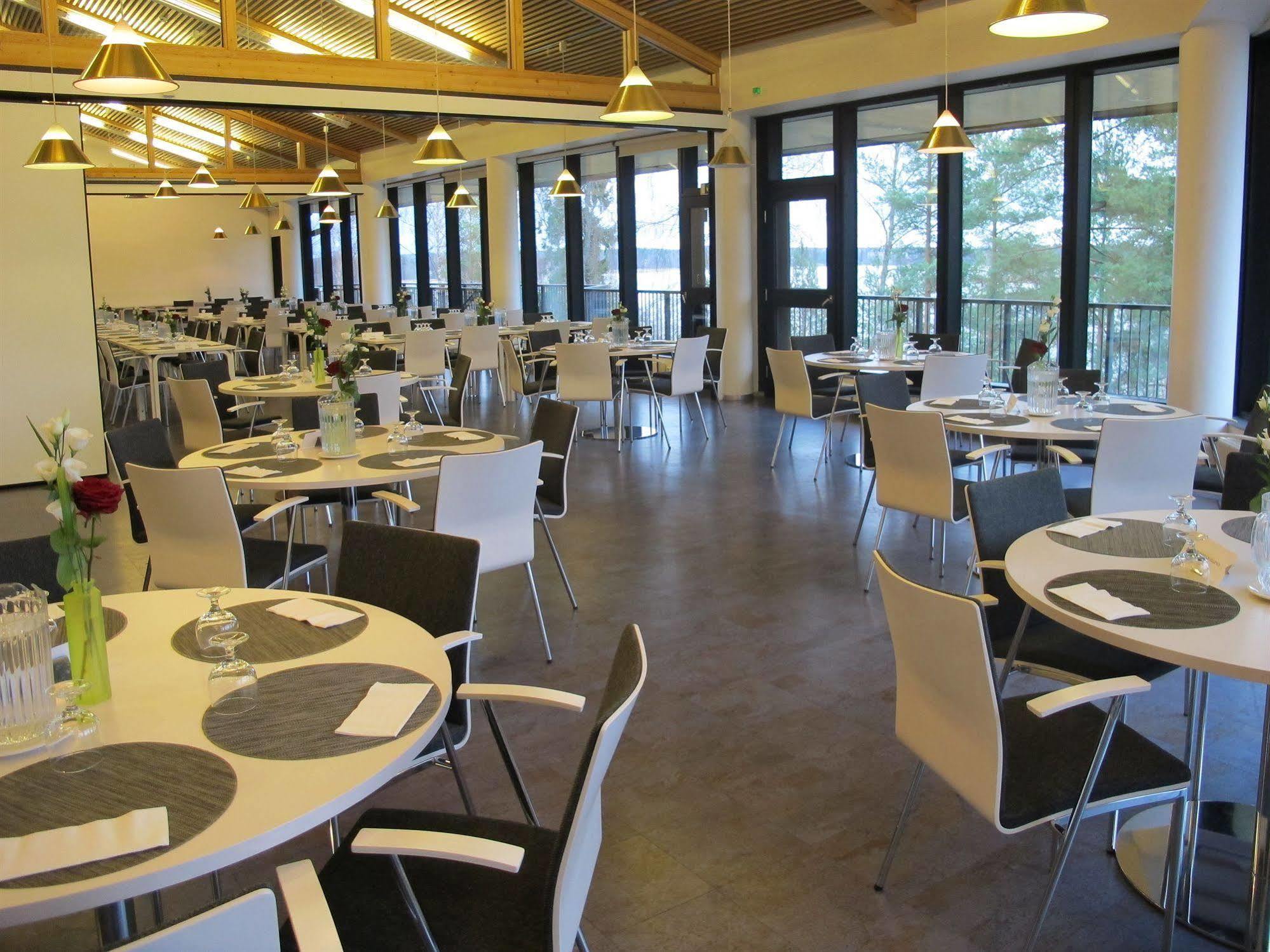 Majvik Congress Hotel Kirkkonummi Exterior foto